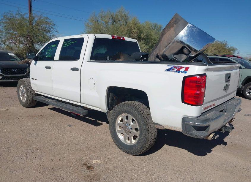 Photo 3 of 2015 Chevrolet Silverado 2500HD LT (VIN 1GC1KVEG4FF131147)