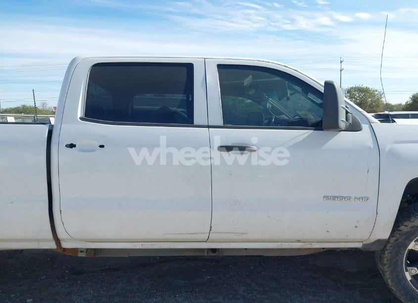 Photo 13 of 2015 Chevrolet Silverado 2500HD LT (VIN 1GC1KVEG4FF141239)