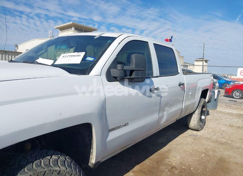Photo 6 of 2015 Chevrolet Silverado 2500HD LT (VIN 1GC1KVEG4FF141239)