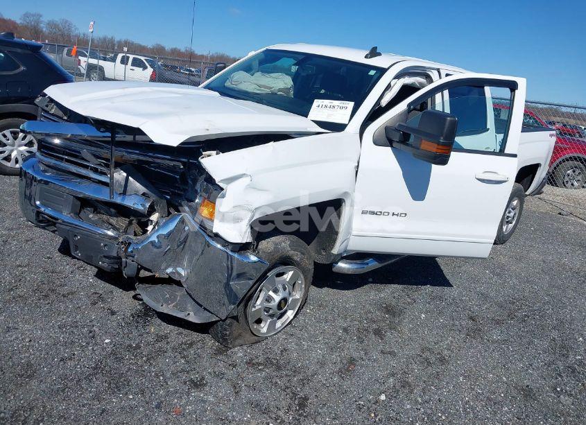 Photo 2 of 2017 Chevrolet Silverado 2500HD LT (VIN 1GC1KVEG4HF155497)