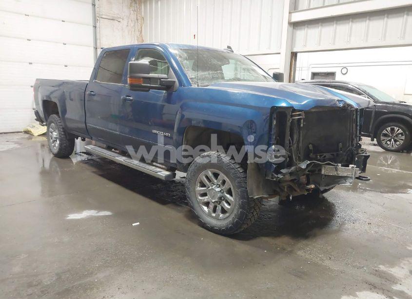 2015 Chevrolet Silverado 2500HD LT (VIN 1GC1KVEG5FF554576) main photo