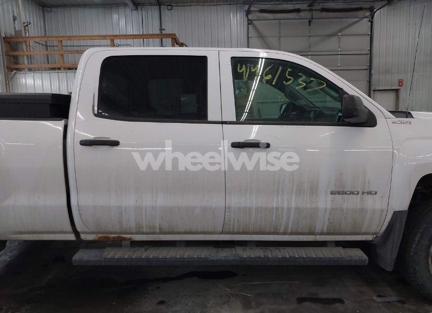 Photo 13 of 2015 Chevrolet Silverado 2500HD LT (VIN 1GC1KVEG6FF108081)