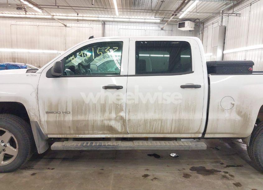 Photo 14 of 2015 Chevrolet Silverado 2500HD LT (VIN 1GC1KVEG6FF108081)