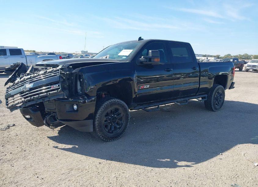 Photo 2 of 2016 Chevrolet Silverado 2500HD LT (VIN 1GC1KVEG6GF170971)