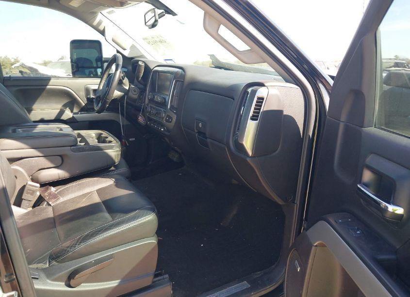 Photo 5 of 2016 Chevrolet Silverado 2500HD LT (VIN 1GC1KVEG6GF170971)