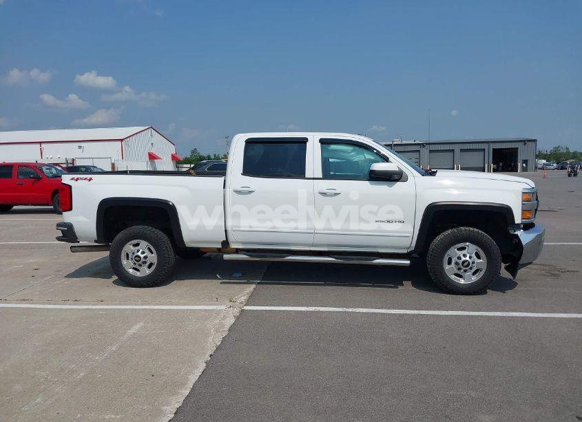 Photo 14 of 2015 Chevrolet Silverado 2500HD LT (VIN 1GC1KVEG8FF569475)