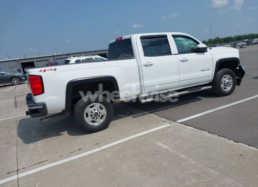 Photo 4 of 2015 Chevrolet Silverado 2500HD LT (VIN 1GC1KVEG8FF569475)
