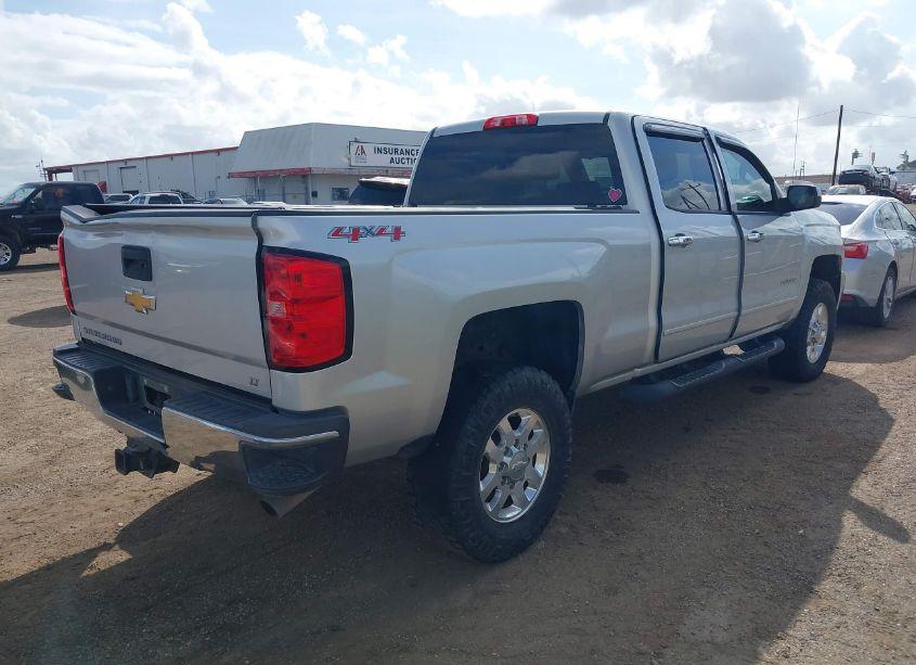 Photo 4 of 2015 Chevrolet Silverado 2500HD LT (VIN 1GC1KVEG8FF586745)