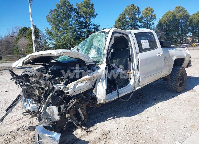 Photo 2 of 2016 Chevrolet Silverado 2500HD LT (VIN 1GC1KVEG8GF222990)