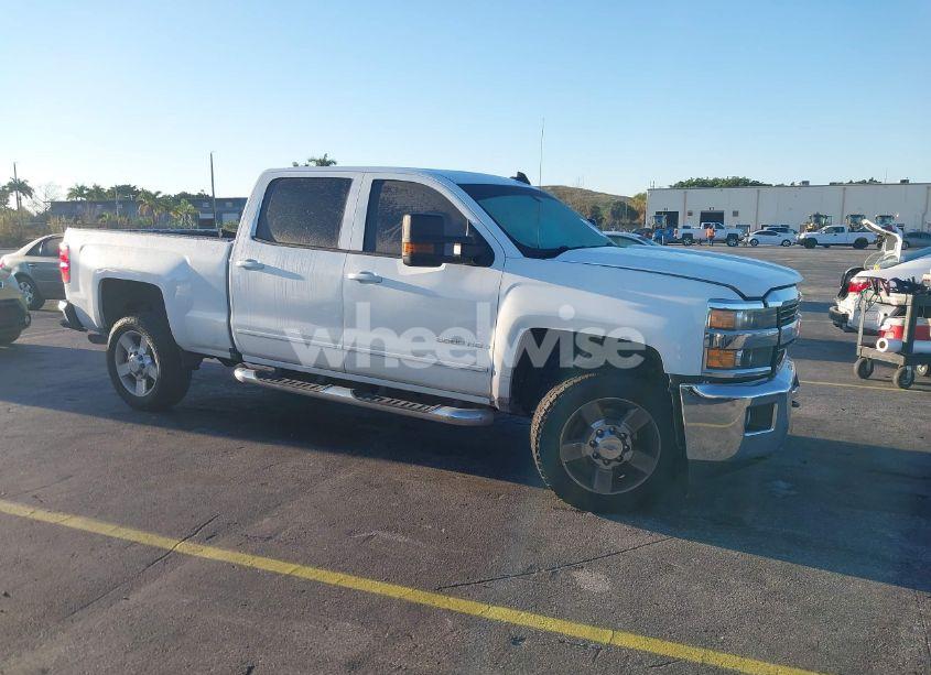 2017 Chevrolet Silverado 2500HD LT (VIN 1GC1KVEG8HF128707) main photo