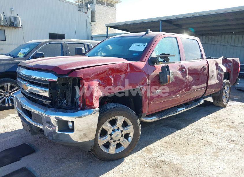 Photo 2 of 2018 Chevrolet Silverado 2500HD LT (VIN 1GC1KVEG8JF260226)