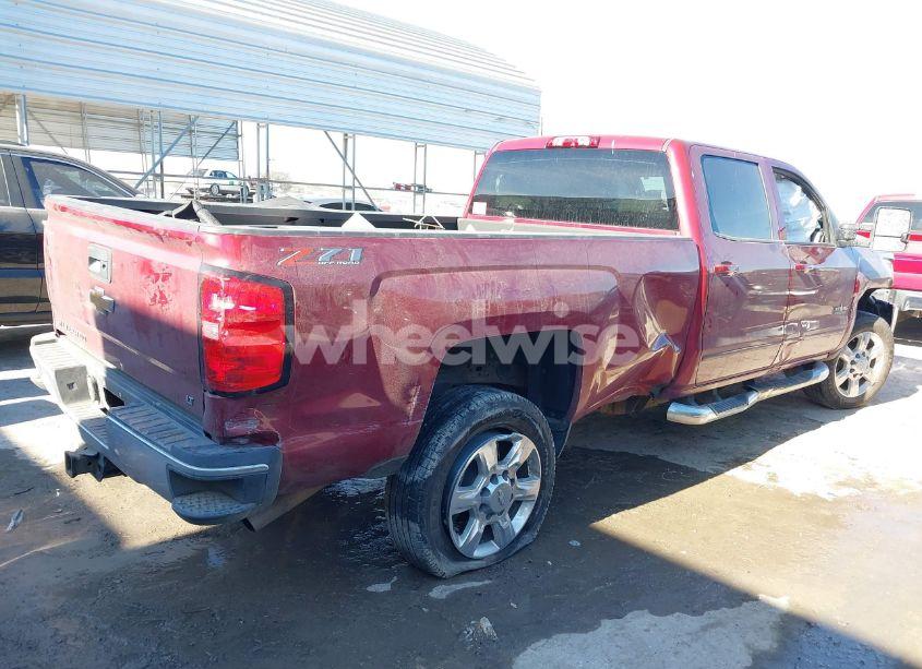 Photo 4 of 2018 Chevrolet Silverado 2500HD LT (VIN 1GC1KVEG8JF260226)