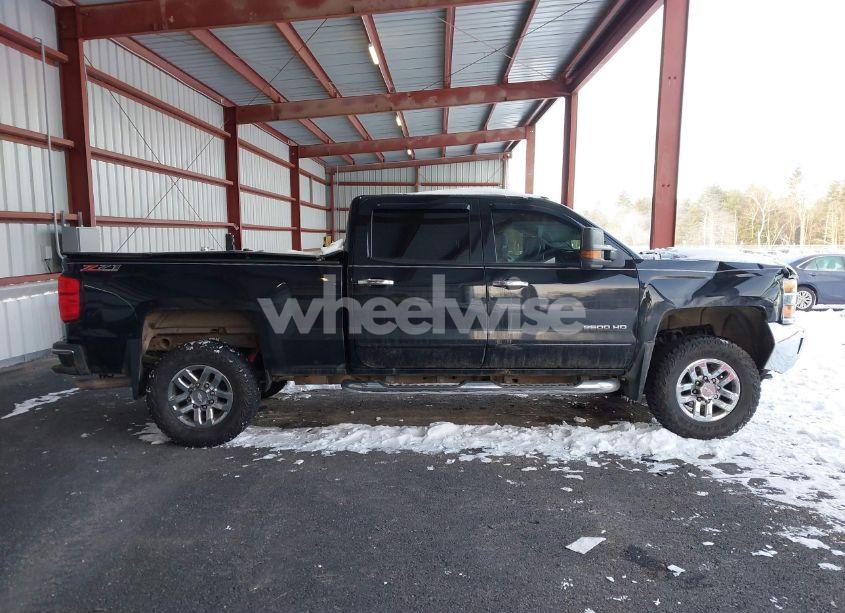 Photo 13 of 2017 Chevrolet Silverado 2500HD LT (VIN 1GC1KVEGXHF105705)