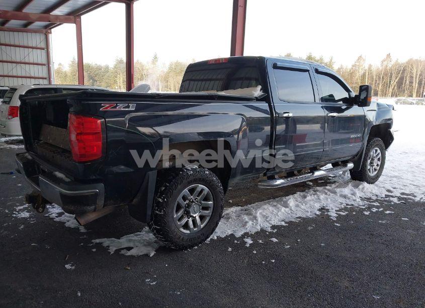 Photo 4 of 2017 Chevrolet Silverado 2500HD LT (VIN 1GC1KVEGXHF105705)