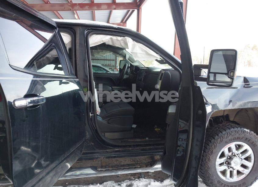 Photo 5 of 2017 Chevrolet Silverado 2500HD LT (VIN 1GC1KVEGXHF105705)