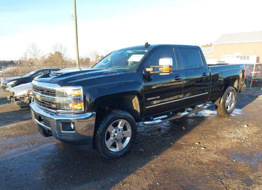 Photo 2 of 2017 Chevrolet Silverado 2500HD LT (VIN 1GC1KVEY1HF153621)