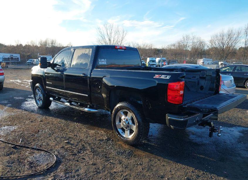 Photo 3 of 2017 Chevrolet Silverado 2500HD LT (VIN 1GC1KVEY1HF153621)