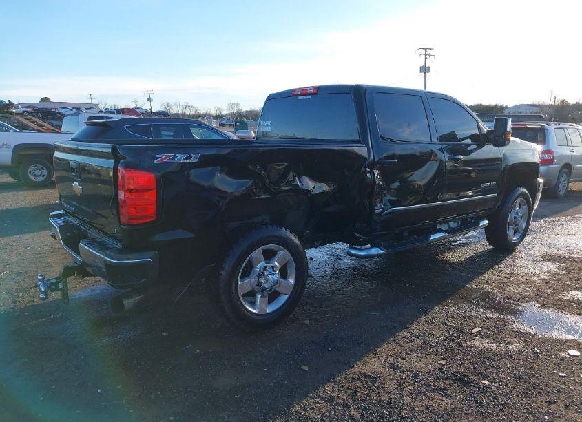 Photo 4 of 2017 Chevrolet Silverado 2500HD LT (VIN 1GC1KVEY1HF153621)