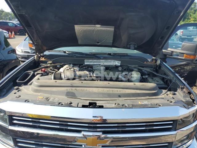 Photo 2 of 2018 CHEVROLET SILVERADO K2500 HEAVY DUTY LT (VIN 1GC1KVEY1JF104649)