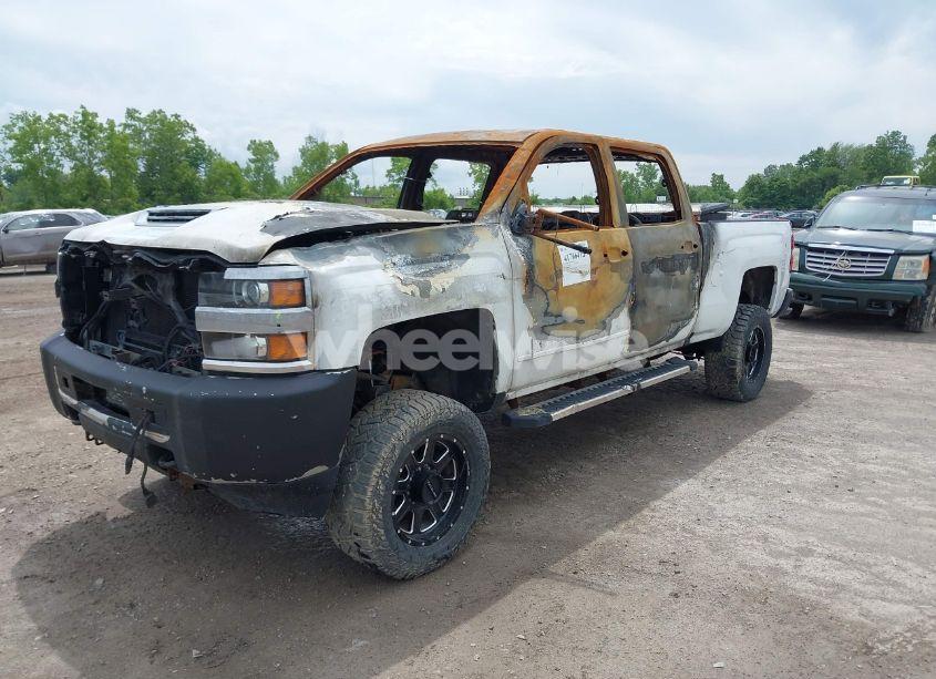 Photo 2 of 2018 Chevrolet Silverado 2500HD LT (VIN 1GC1KVEY1JF271786)