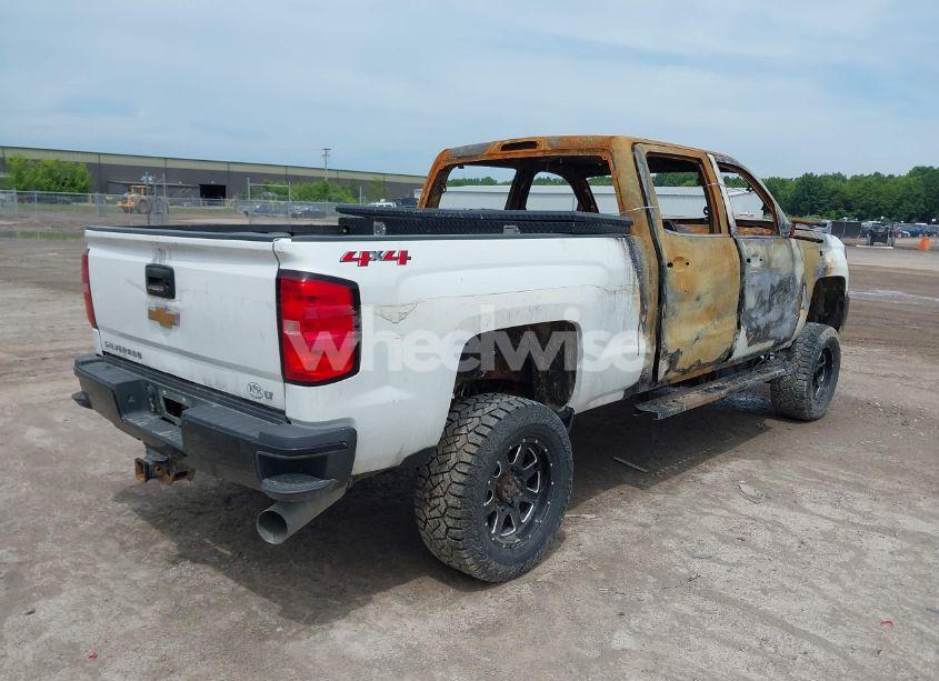 Photo 4 of 2018 Chevrolet Silverado 2500HD LT (VIN 1GC1KVEY1JF271786)