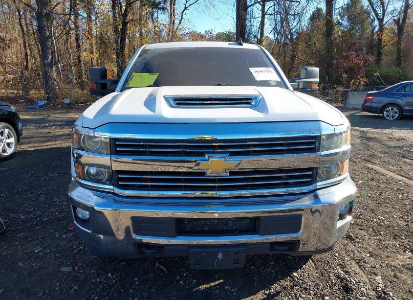 Photo 12 of 2018 Chevrolet Silverado 2500HD LT (VIN 1GC1KVEY3JF132663)