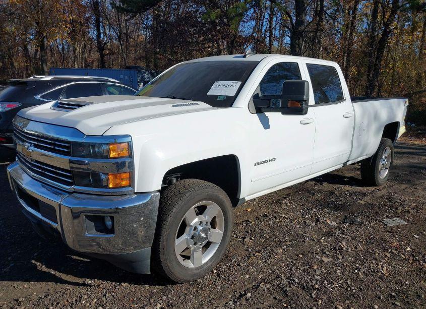 Photo 2 of 2018 Chevrolet Silverado 2500HD LT (VIN 1GC1KVEY3JF132663)