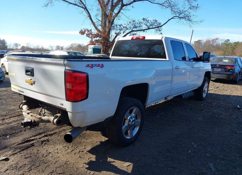 Photo 4 of 2018 Chevrolet Silverado 2500HD LT (VIN 1GC1KVEY3JF132663)