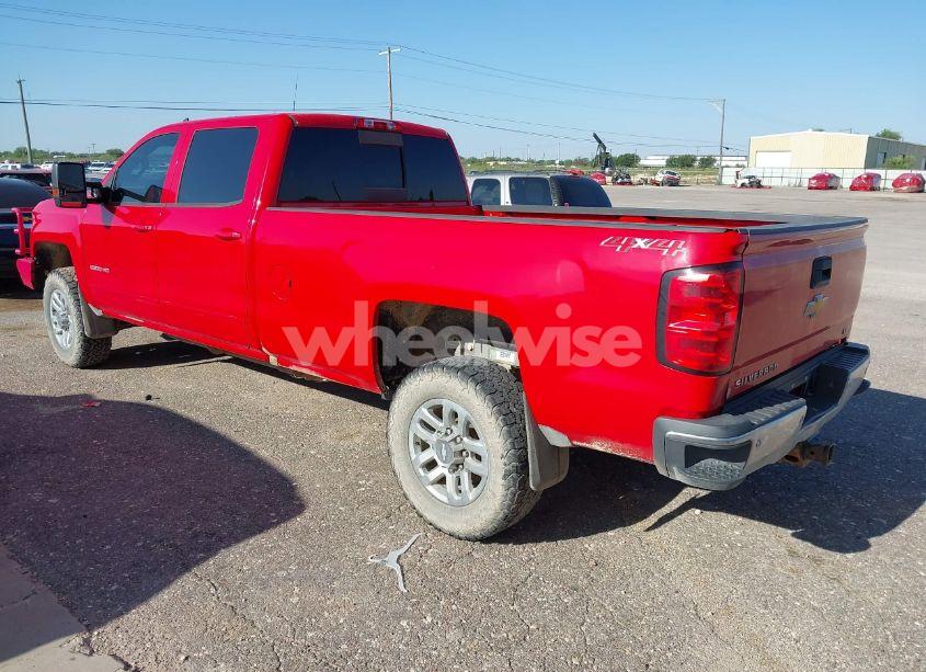 Photo 3 of 2018 Chevrolet Silverado 2500HD LT (VIN 1GC1KVEY3JF184567)