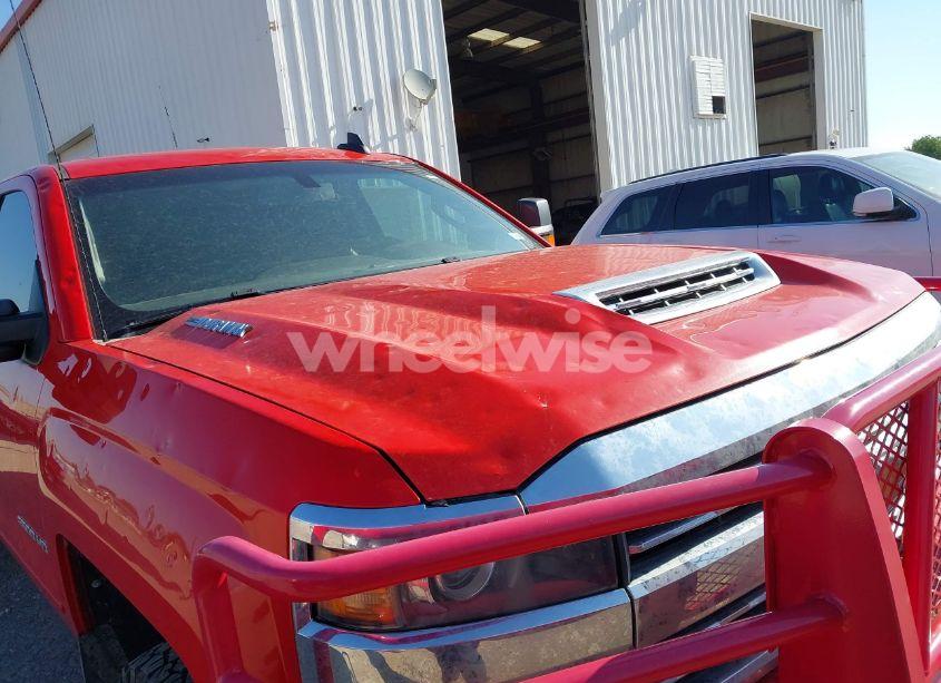 Photo 6 of 2018 Chevrolet Silverado 2500HD LT (VIN 1GC1KVEY3JF184567)