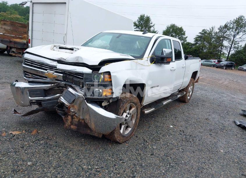 Photo 2 of 2017 Chevrolet Silverado 2500HD LT (VIN 1GC1KVEY4HF182790)
