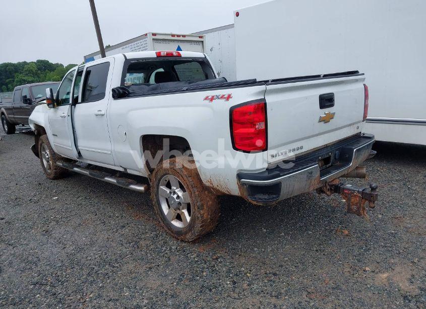 Photo 3 of 2017 Chevrolet Silverado 2500HD LT (VIN 1GC1KVEY4HF182790)