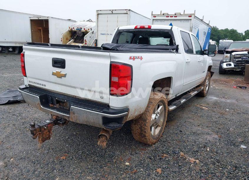 Photo 4 of 2017 Chevrolet Silverado 2500HD LT (VIN 1GC1KVEY4HF182790)