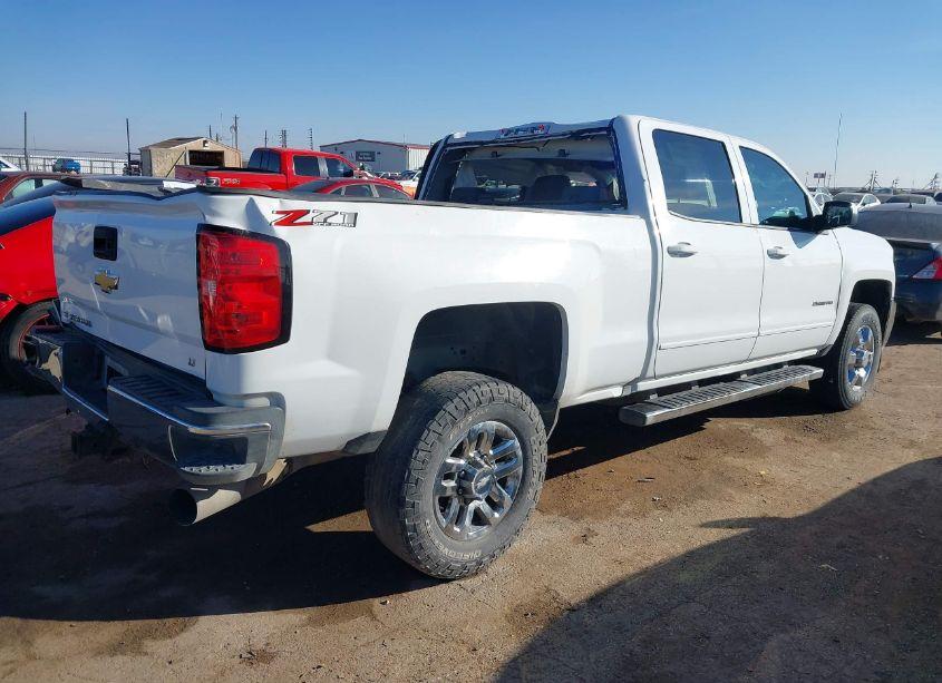Photo 4 of 2018 Chevrolet Silverado 2500HD LT (VIN 1GC1KVEY4JF210688)