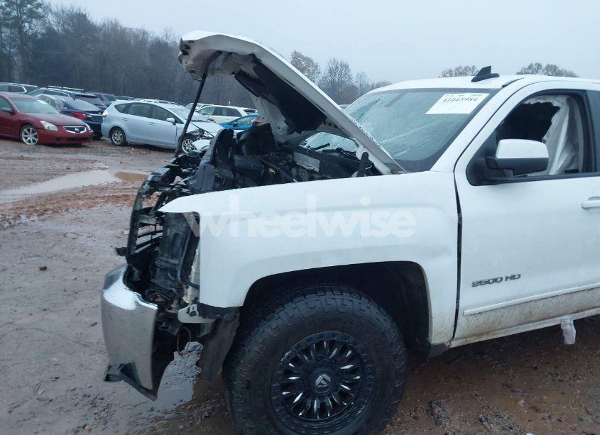 Photo 6 of 2017 Chevrolet Silverado 2500HD LT (VIN 1GC1KVEY5HF165951)