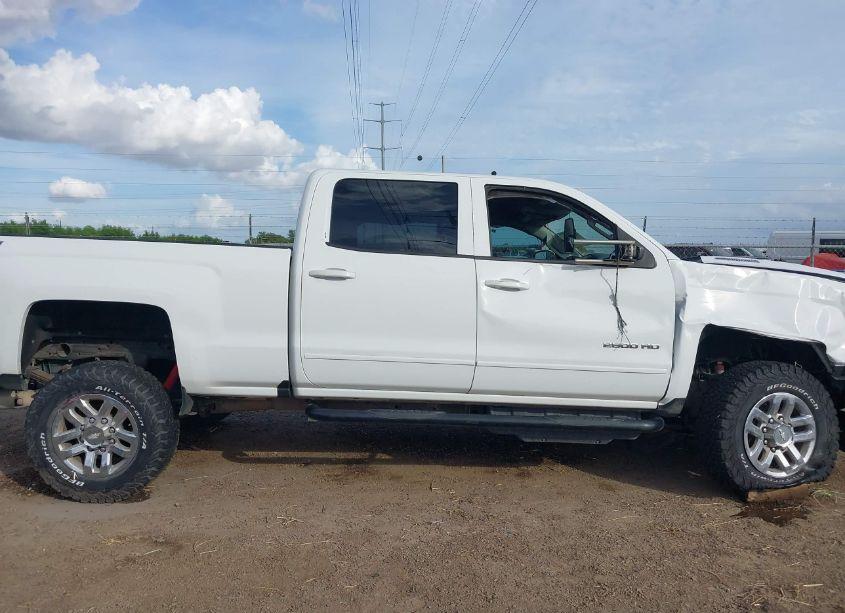 Photo 13 of 2017 Chevrolet Silverado 2500HD LT (VIN 1GC1KVEY5HF174374)