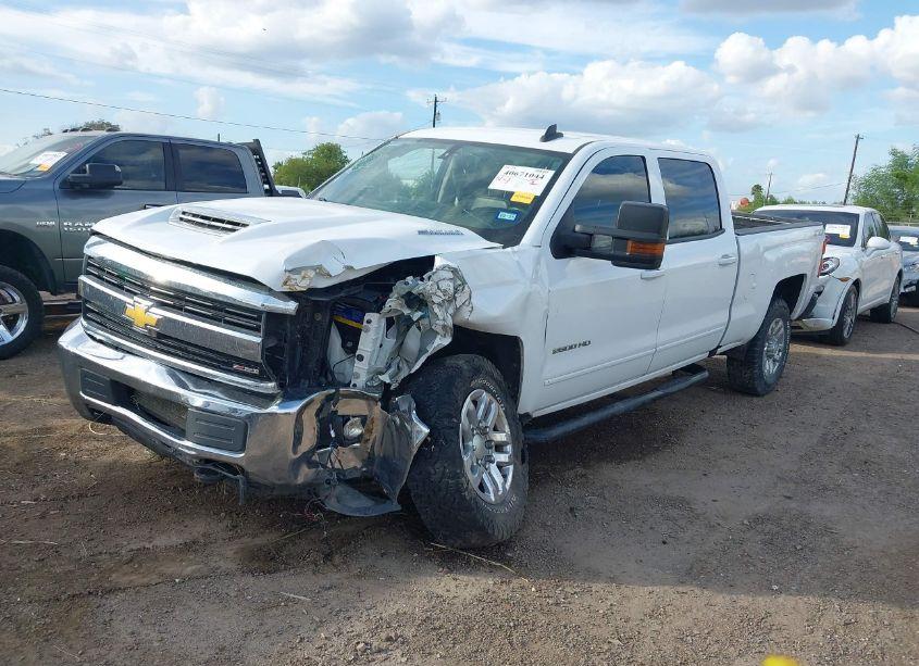 Photo 2 of 2017 Chevrolet Silverado 2500HD LT (VIN 1GC1KVEY5HF174374)