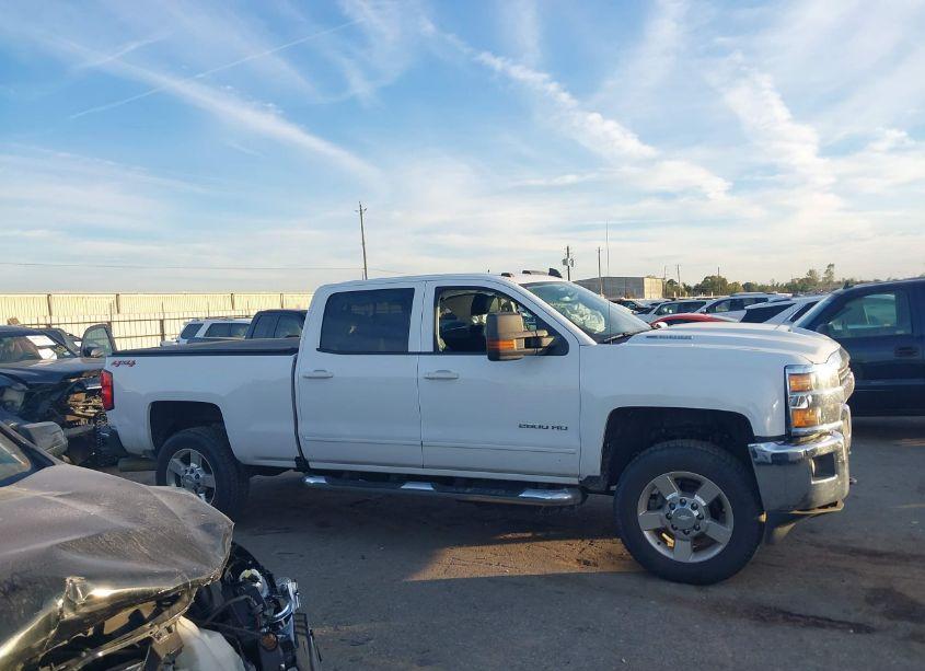 Photo 13 of 2018 Chevrolet Silverado 2500HD LT (VIN 1GC1KVEY8JF136689)