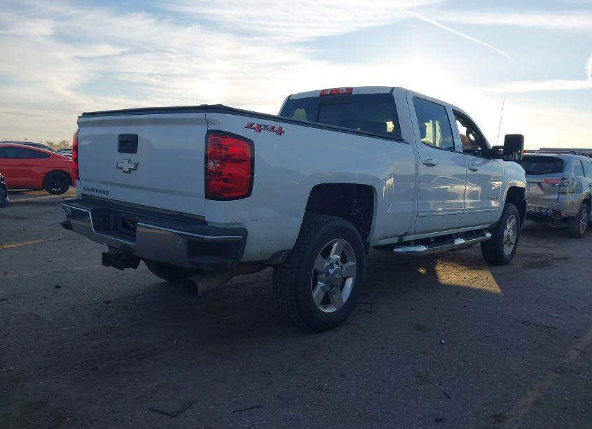 Photo 4 of 2018 Chevrolet Silverado 2500HD LT (VIN 1GC1KVEY8JF136689)