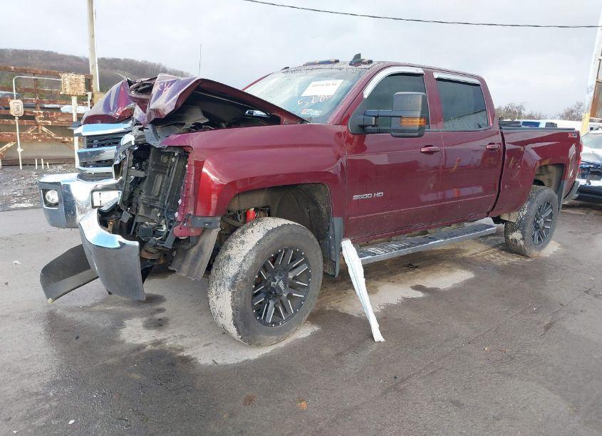 Photo 2 of 2017 Chevrolet Silverado 2500HD LT (VIN 1GC1KVEYXHF135280)