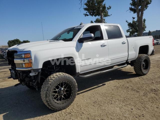 Photo 2 of 2018 CHEVROLET SILVERADO K2500 HEAVY DUTY LT (VIN 1GC1KVEYXJF273908)