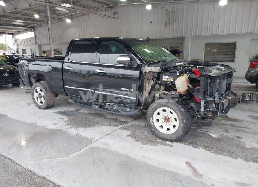 2015 Chevrolet Silverado 2500HD LTZ (VIN 1GC1KWE80FF592683) main photo