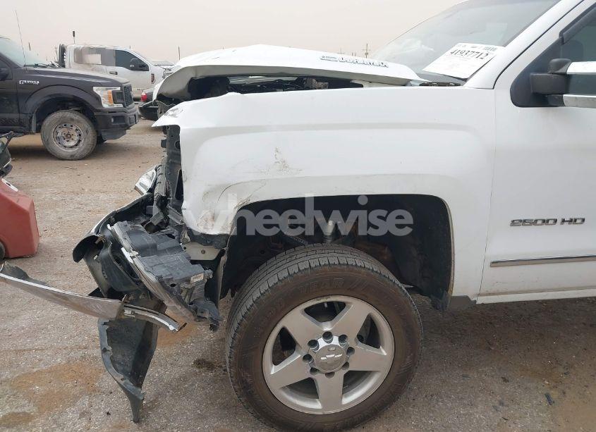 Photo 6 of 2015 Chevrolet Silverado 2500HD LTZ (VIN 1GC1KWE81FF196973)