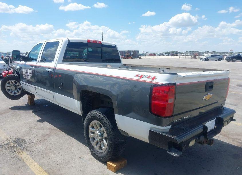 Photo 3 of 2015 Chevrolet Silverado 2500HD LTZ (VIN 1GC1KWE81FF519077)
