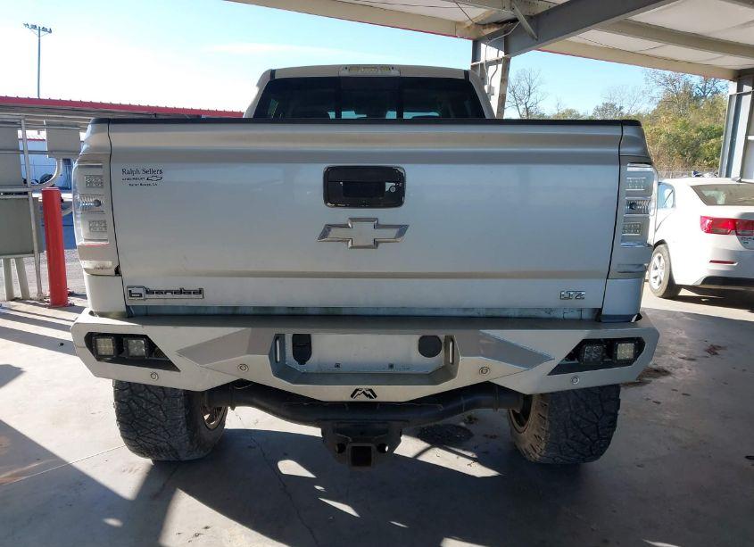 Photo 16 of 2015 Chevrolet Silverado 2500HD LTZ (VIN 1GC1KWE81FF671392)