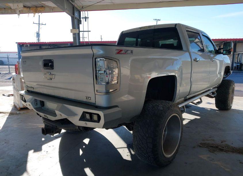 Photo 4 of 2015 Chevrolet Silverado 2500HD LTZ (VIN 1GC1KWE81FF671392)