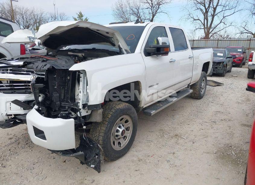 Photo 2 of 2015 Chevrolet Silverado 2500HD LTZ (VIN 1GC1KWE82FF678190)