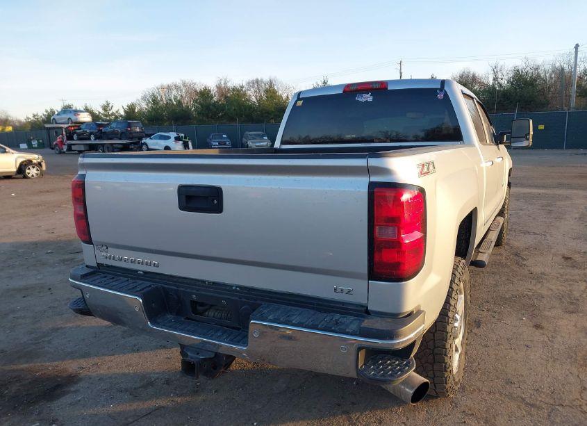 Photo 4 of 2015 Chevrolet Silverado 2500HD LTZ (VIN 1GC1KWE83FF110157)