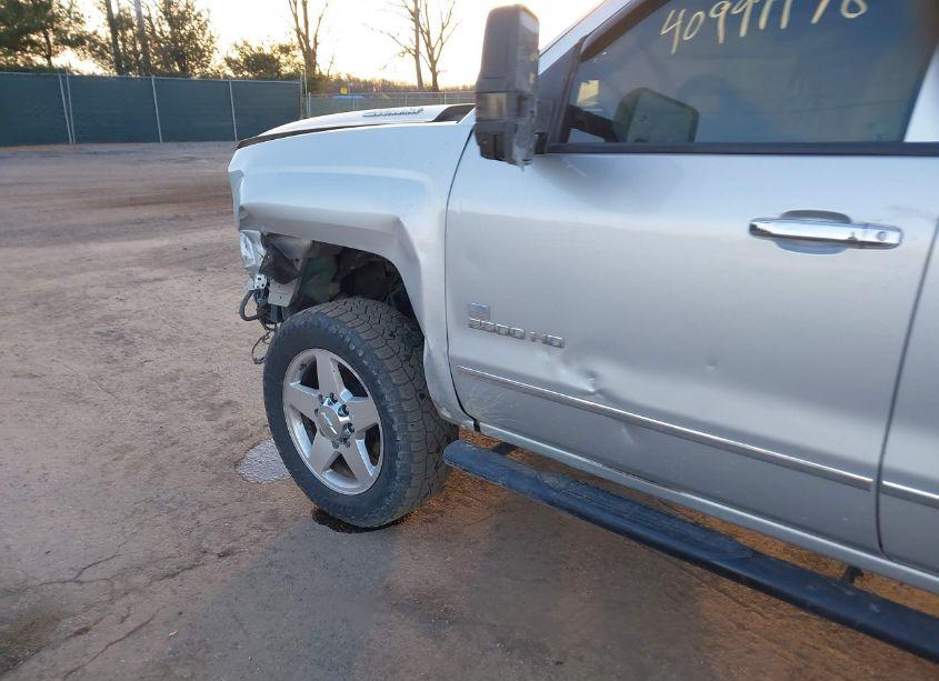 Photo 6 of 2015 Chevrolet Silverado 2500HD LTZ (VIN 1GC1KWE83FF110157)