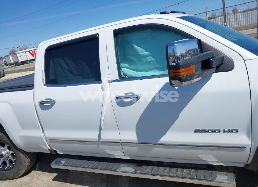 Photo 13 of 2015 Chevrolet Silverado 2500HD LTZ (VIN 1GC1KWE84FF682323)
